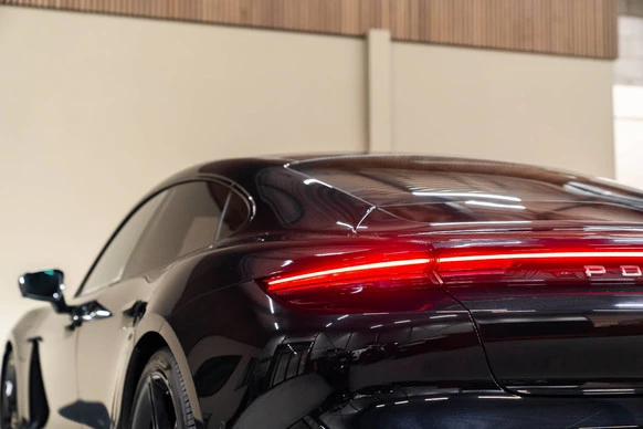 Porsche Taycan - Afbeelding 16 van 30