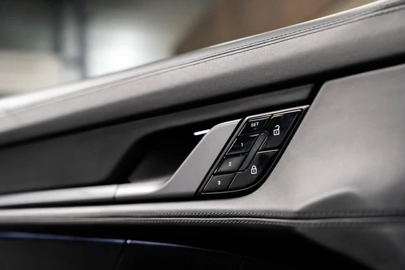 Porsche Taycan - Afbeelding 24 van 30