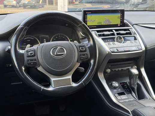 Lexus NX - Afbeelding 16 van 30