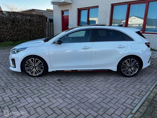 Kia Ceed - Afbeelding 2 van 22