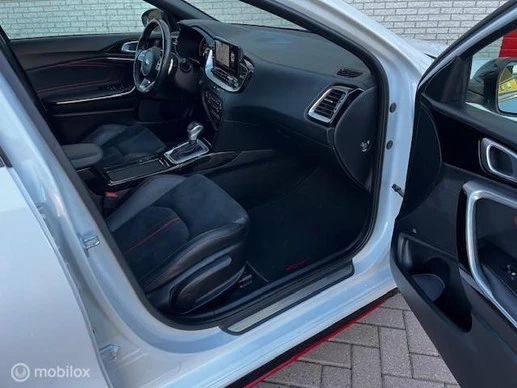 Kia Ceed - Afbeelding 9 van 22