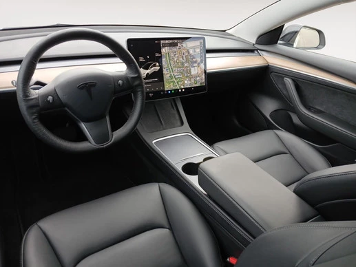 Tesla Model 3 - Afbeelding 17 van 26