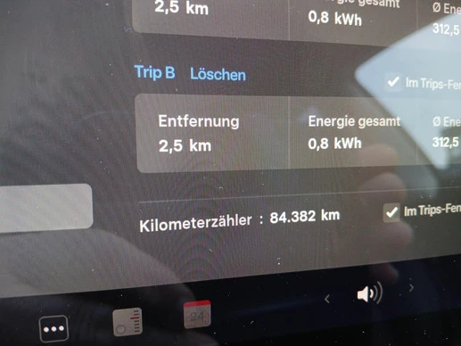 Tesla Model 3 - Afbeelding 18 van 26