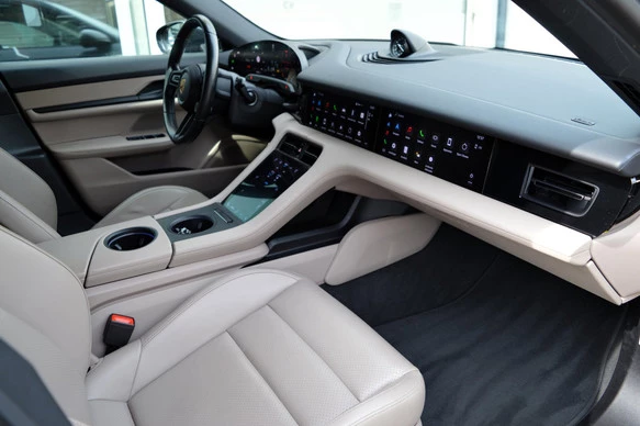 Porsche Taycan - Afbeelding 18 van 30