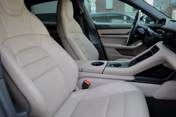 Porsche Taycan - Afbeelding 19 van 30