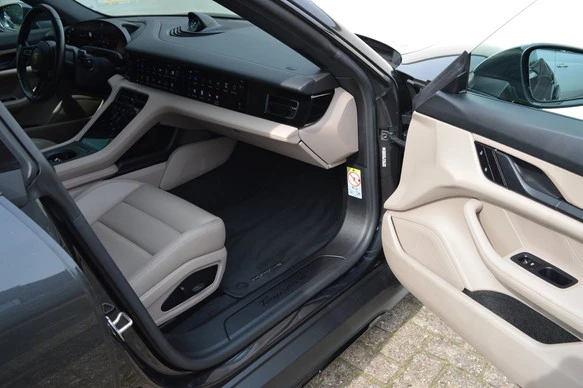 Porsche Taycan - Afbeelding 21 van 30