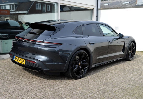 Porsche Taycan - Afbeelding 23 van 30