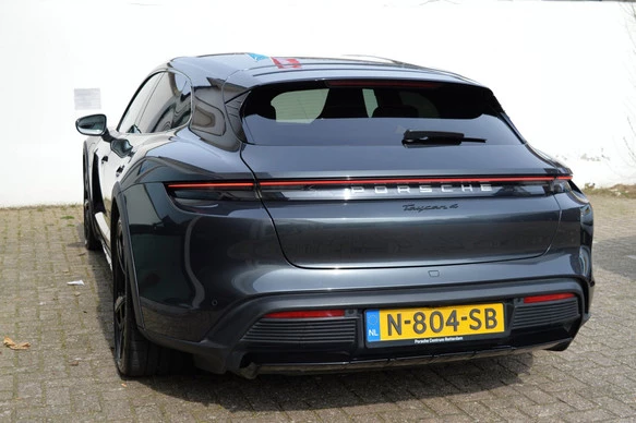 Porsche Taycan - Afbeelding 24 van 30