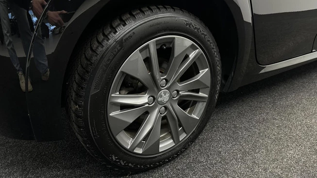 Peugeot e-208 - Afbeelding 14 van 30