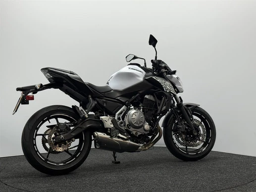 Kawasaki Z650 - Afbeelding 16 van 17