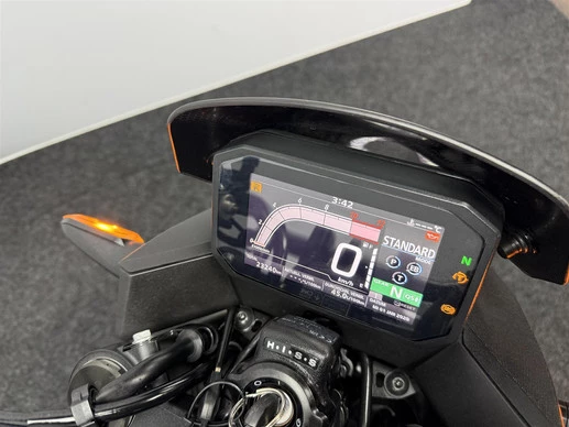 Honda CB 750 - Afbeelding 17 van 18