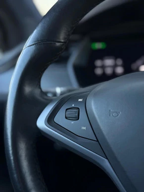 Tesla Model X - Afbeelding 28 van 30