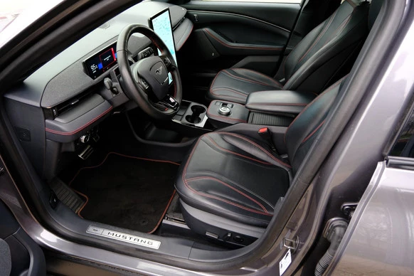 Ford Mustang Mach-E - Afbeelding 2 van 30