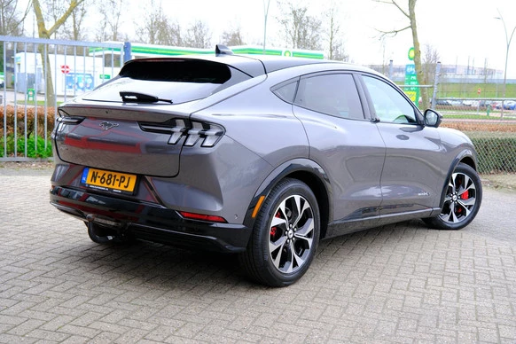 Ford Mustang Mach-E - Afbeelding 3 van 30