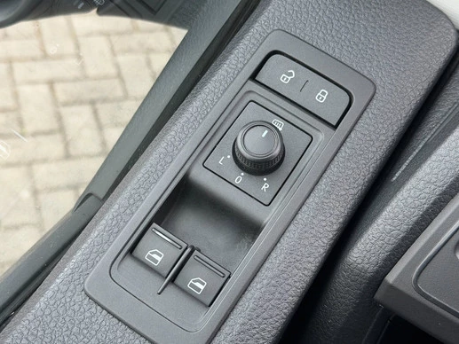 Volkswagen Transporter - Afbeelding 24 van 30