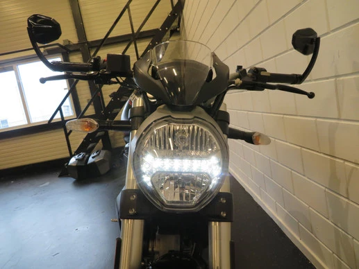 Ducati Monster - Afbeelding 4 van 15