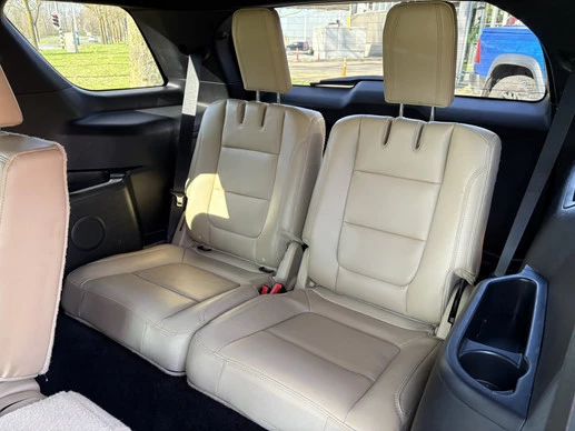 Ford Explorer - Afbeelding 10 van 17