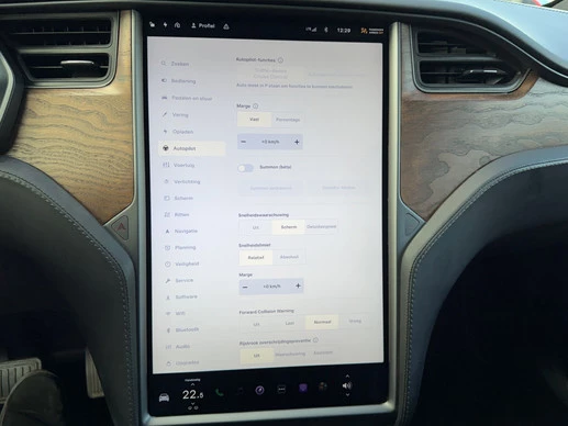 Tesla Model X - Afbeelding 17 van 28