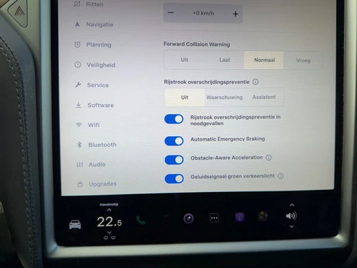 Tesla Model X - Afbeelding 20 van 28