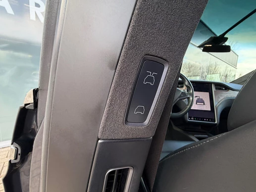 Tesla Model X - Afbeelding 22 van 28