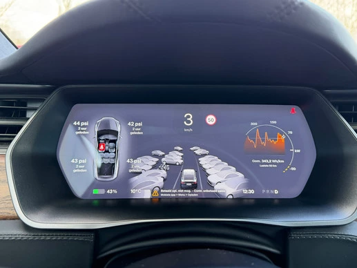 Tesla Model X - Afbeelding 27 van 28