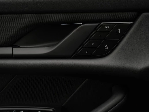 Porsche Taycan - Afbeelding 22 van 30