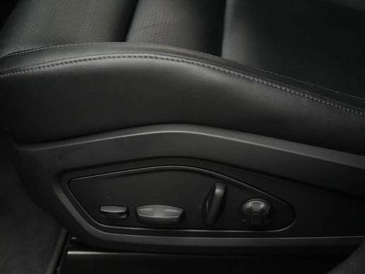 Porsche Taycan - Afbeelding 24 van 30