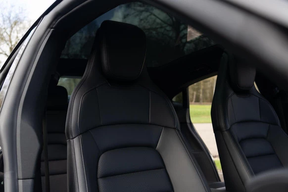 Porsche Taycan - Afbeelding 6 van 30