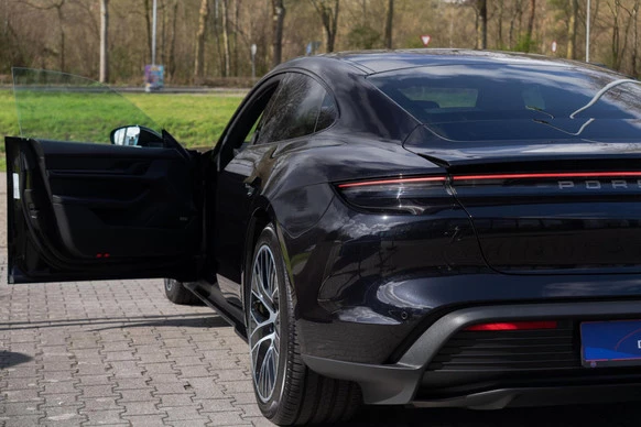 Porsche Taycan - Afbeelding 7 van 30