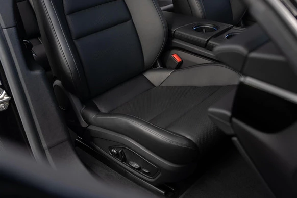 Porsche Taycan - Afbeelding 27 van 30