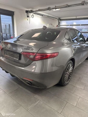 Alfa Romeo Giulia - Afbeelding 2 van 15
