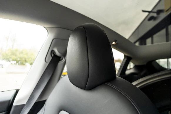 Tesla Model Y - Afbeelding 18 van 30