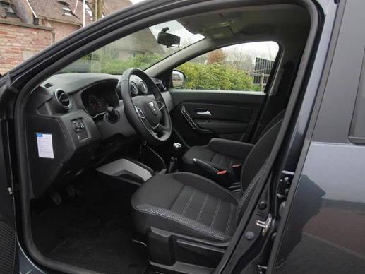 Dacia Duster - Afbeelding 3 van 30