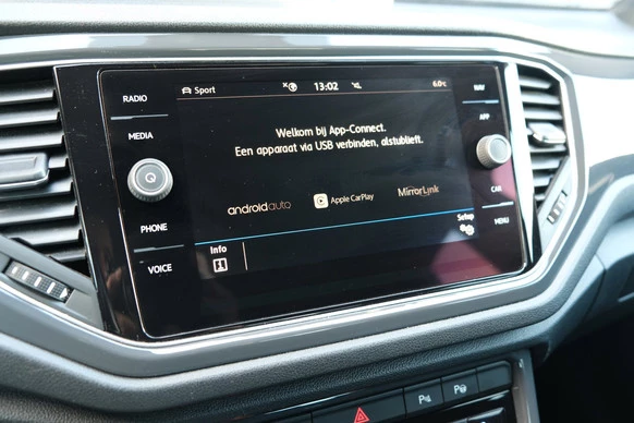 Volkswagen T-Roc - Afbeelding 28 van 30