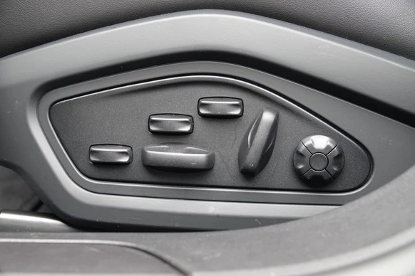 Porsche Taycan - Afbeelding 12 van 30