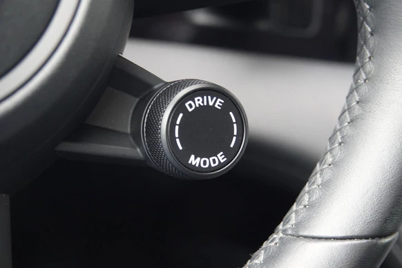 Porsche Taycan - Afbeelding 17 van 30