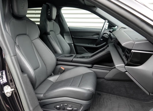 Porsche Taycan - Afbeelding 21 van 30