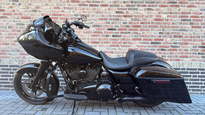 Harley-Davidson Road Glide - Afbeelding 1 van 19