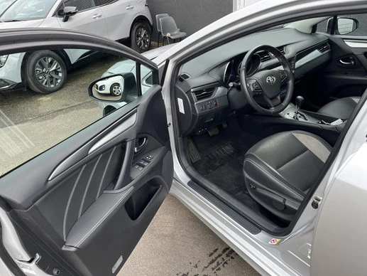 Toyota Avensis - Afbeelding 17 van 30