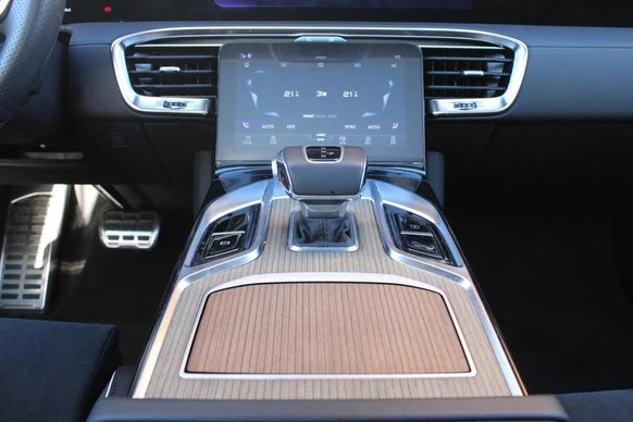 Hongqi E-HS9 - Afbeelding 10 van 27