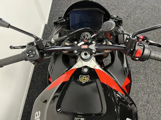 Aprilia Tuono V4 - Afbeelding 9 van 22