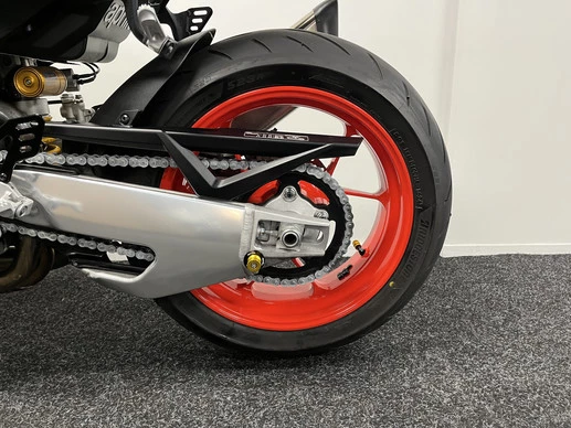 Aprilia Tuono V4 - Afbeelding 16 van 22