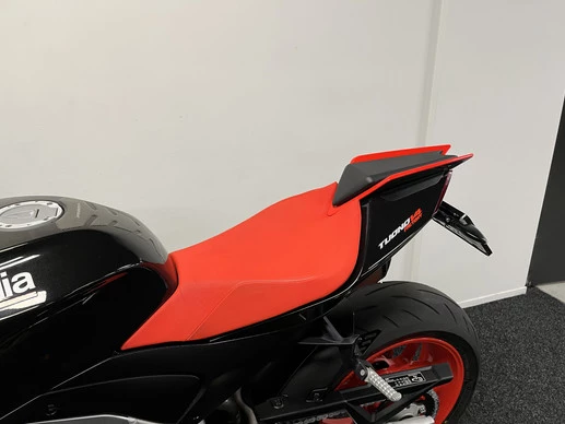 Aprilia Tuono V4 - Afbeelding 19 van 22