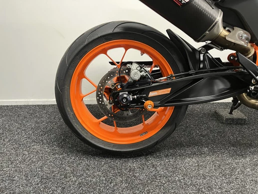 KTM 890 - Afbeelding 8 van 22