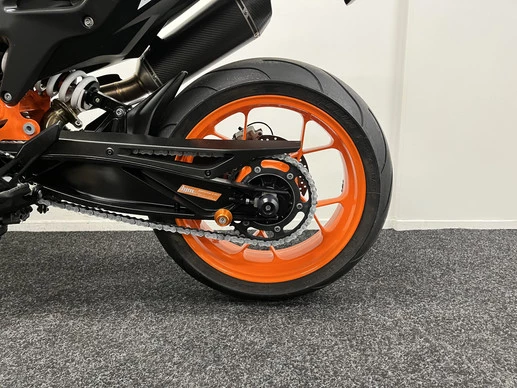 KTM 890 - Afbeelding 16 van 22