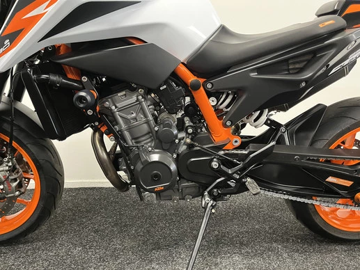 KTM 890 - Afbeelding 17 van 22