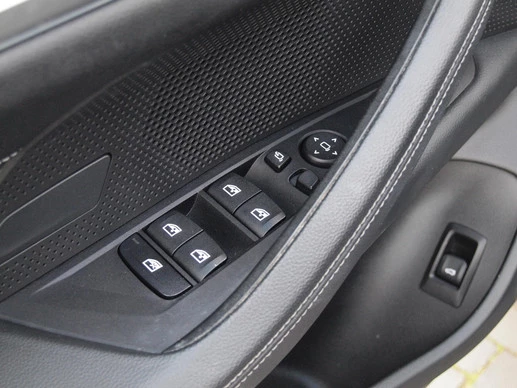 BMW i4 - Afbeelding 28 van 30