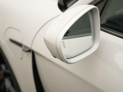 Porsche Taycan - Afbeelding 8 van 30