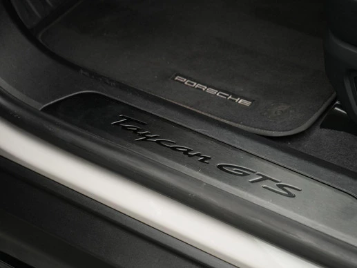 Porsche Taycan - Afbeelding 16 van 30
