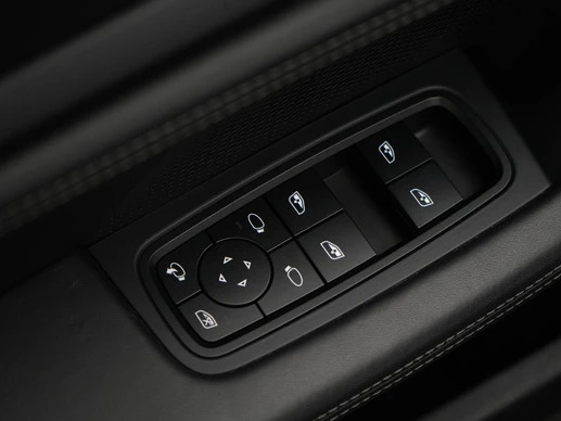 Porsche Taycan - Afbeelding 17 van 30